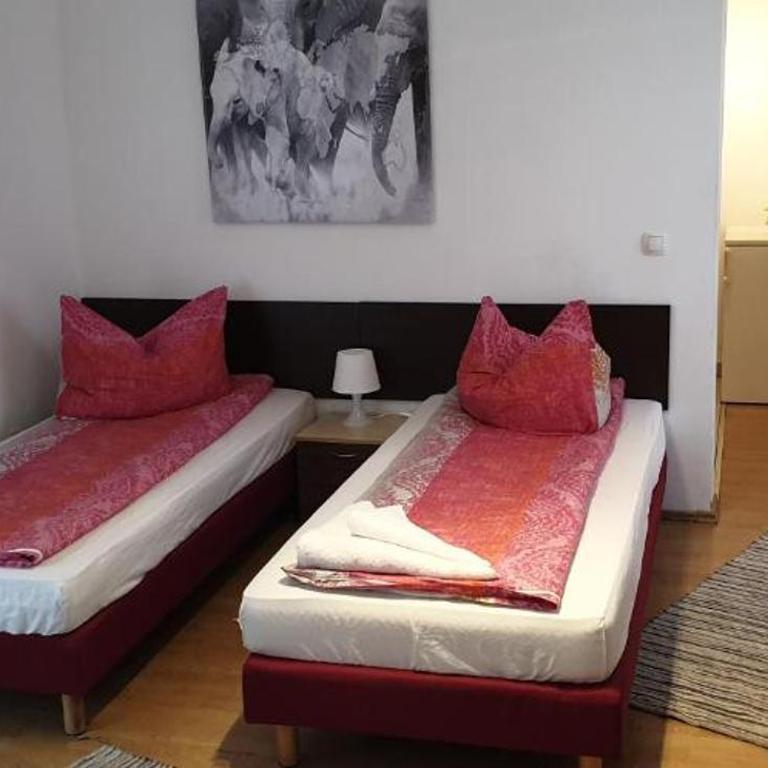 Apartmenthaus beim LKH Graz I Free Parking I Self Check-in - Comfort Dreibettzimmer - 1
