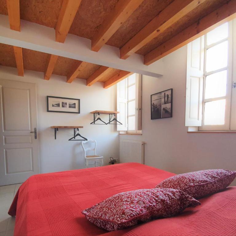 Maison de village façon Loft, avec cour et airco, dans le centre historique - Three-Bedroom Townhouse - 11