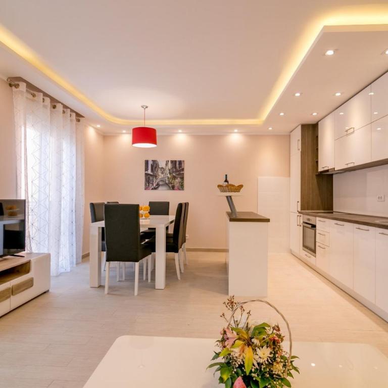 Apartmani Matej - Two-Bedroom Apartment - 8
