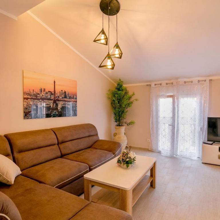 Apartmani Matej - Apartment with Mountain View - 3