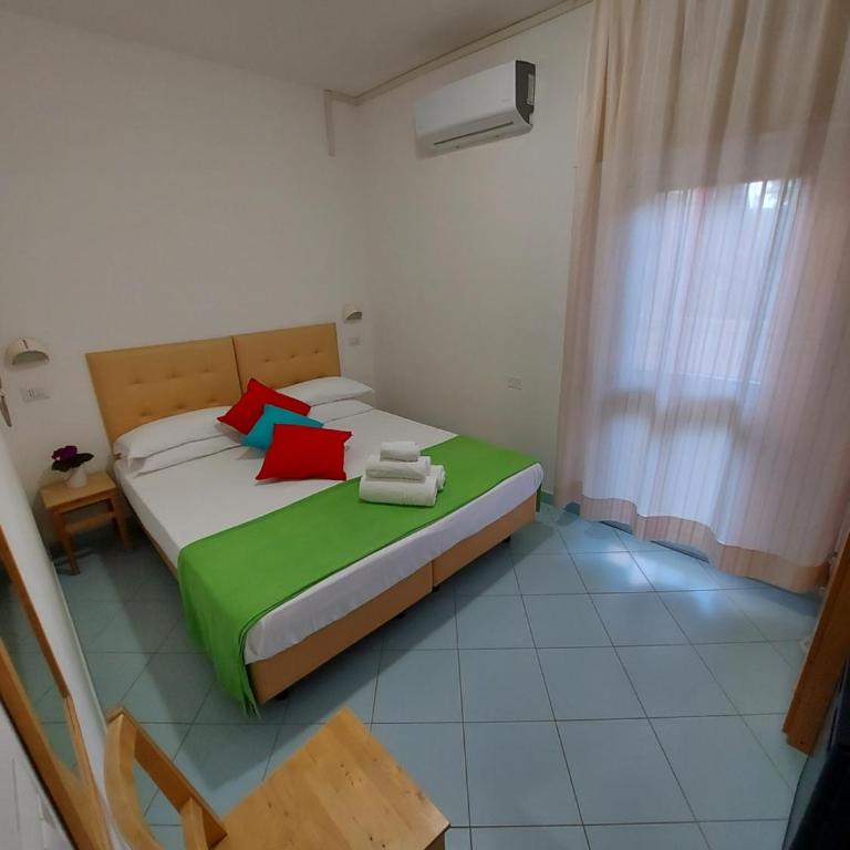 Hotel Senza Pensieri Riccione - Double Room with Private External Bathroom - 1
