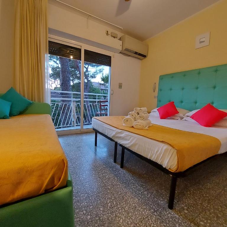 Hotel Senza Pensieri Riccione - Triple Room - 6