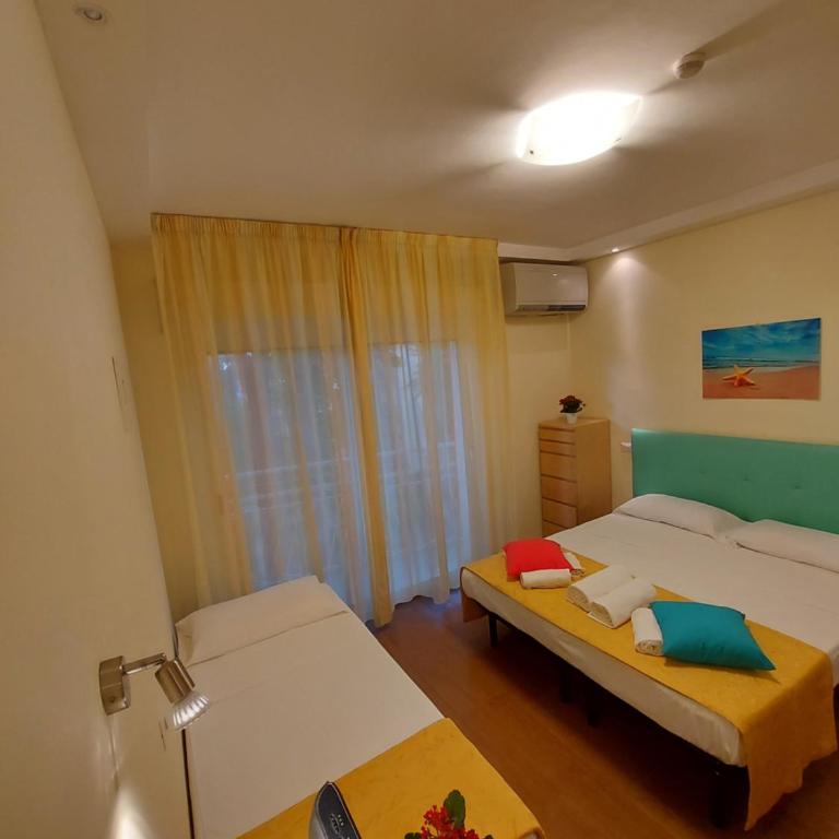 Hotel Senza Pensieri Riccione - Triple Room - 4
