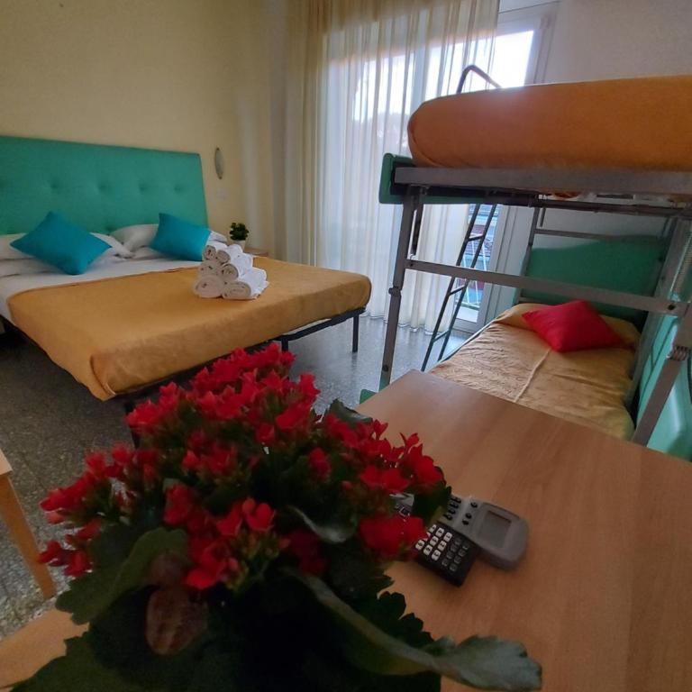 Hotel Senza Pensieri Riccione - Quadruple Room - 15