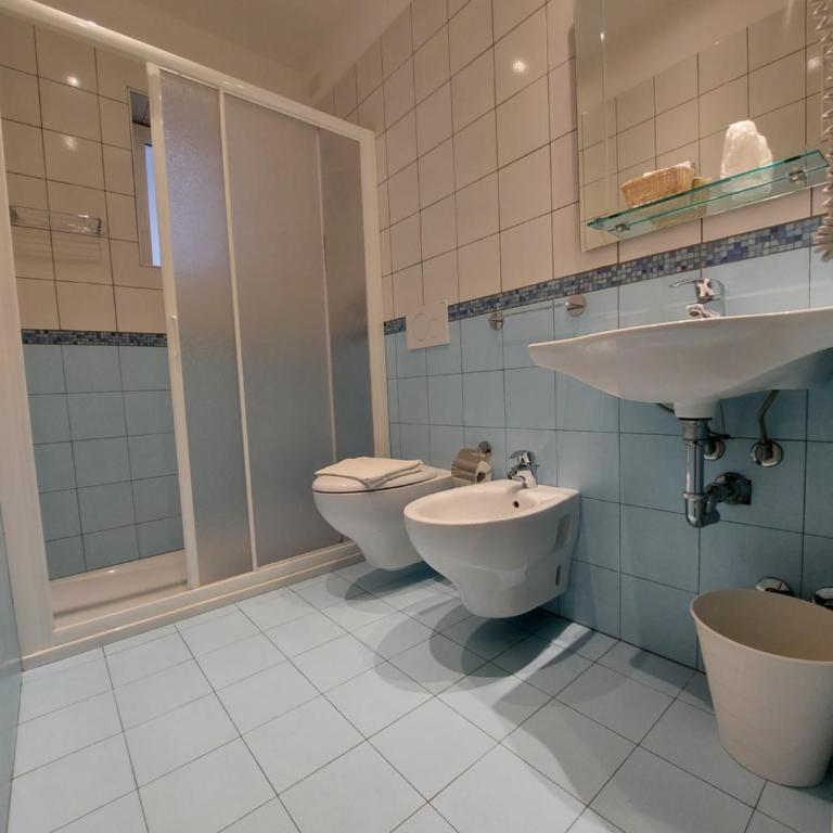 Hotel Senza Pensieri Riccione - Quadruple Room - 1
