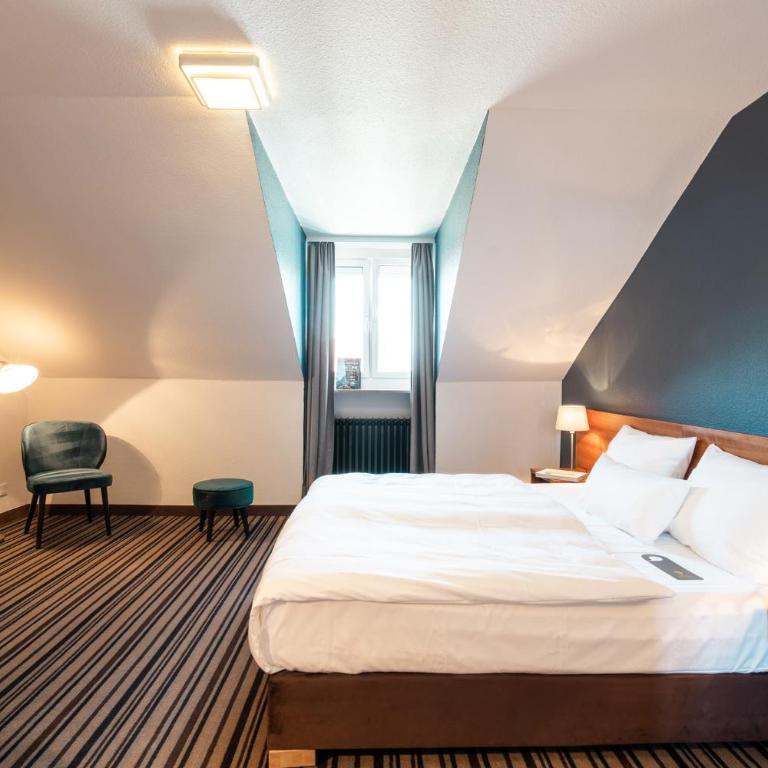 Hotel Stachus - Economy Dreibettzimmer - 9