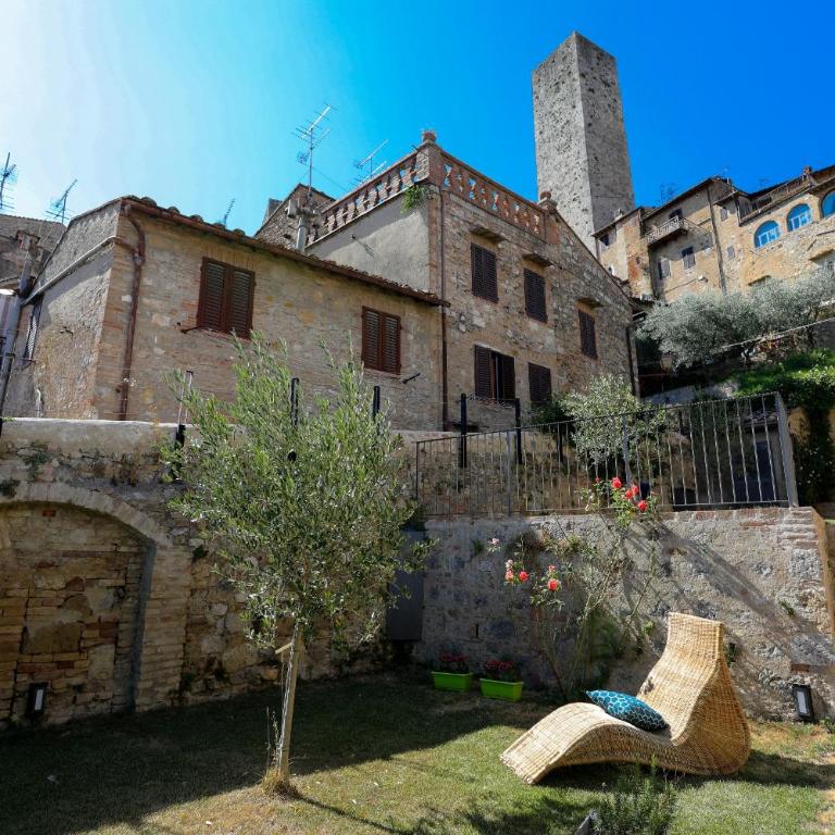 The Tower's Garden - One-Bedroom Apartment - 1