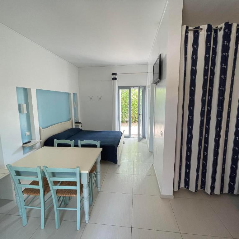 Baia Sangiorgio Hotel & Beach Club - Camera Familiare con Vista Giardino - 1