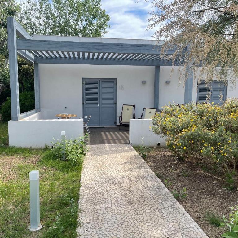 Baia Sangiorgio Hotel & Beach Club - Camera Familiare con Vista Giardino - 5