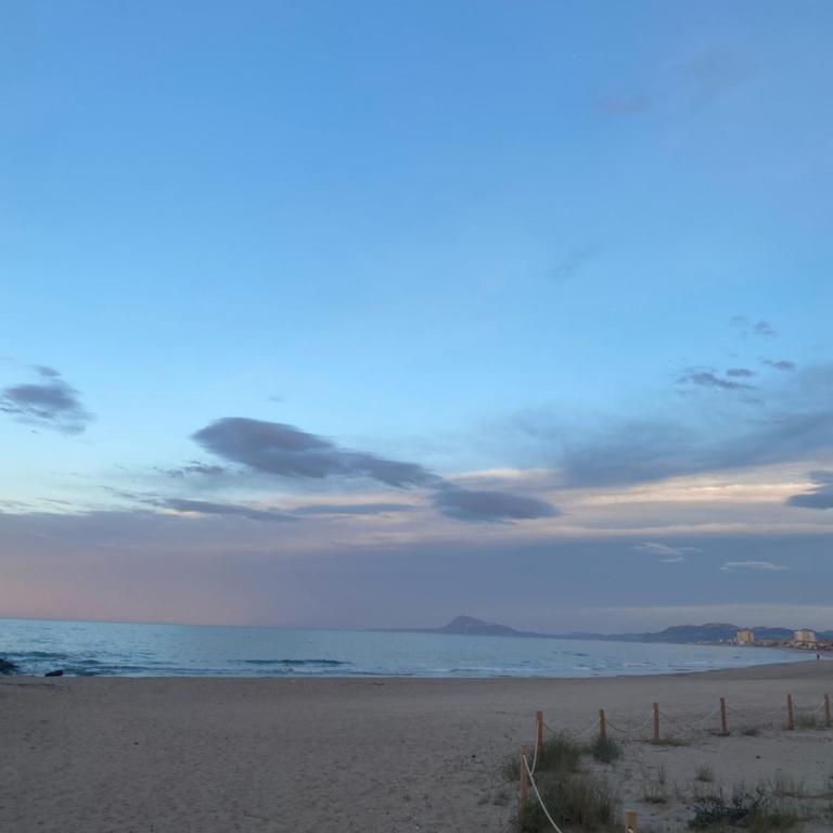 Piso en el popular vecindario Venecia,Playa Gandía - Apartamento con terraza - 13