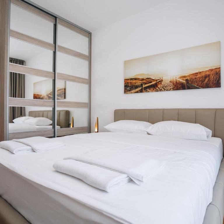 Status-M Apartments 205 - Two-Bedroom Apartment - 7