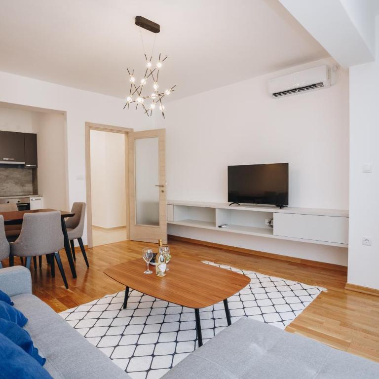 Status-M Apartments 205 - Two-Bedroom Apartment - 11