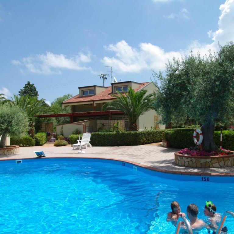 Residence Fontana Barone - Appartamento con 2 Camere da Letto e Patio - Su 2 Livelli - 28