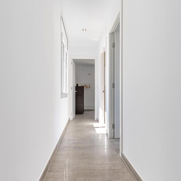 Goldhome - New house with private heated pool, parking, wifi, games room - Villa - 38