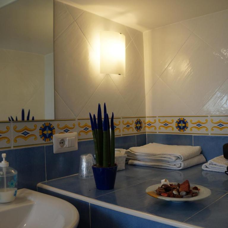 L'Arabesco B&B - Camera Matrimoniale/Doppia con Letti Singoli con Vista Mare - 28
