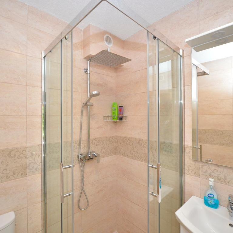 BeBop Apartman - One-Bedroom Apartment - 34