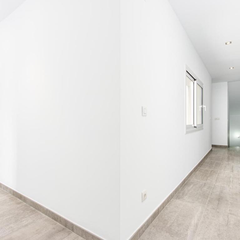 Goldhome - New house with private heated pool, parking, wifi, games room - Villa - 36