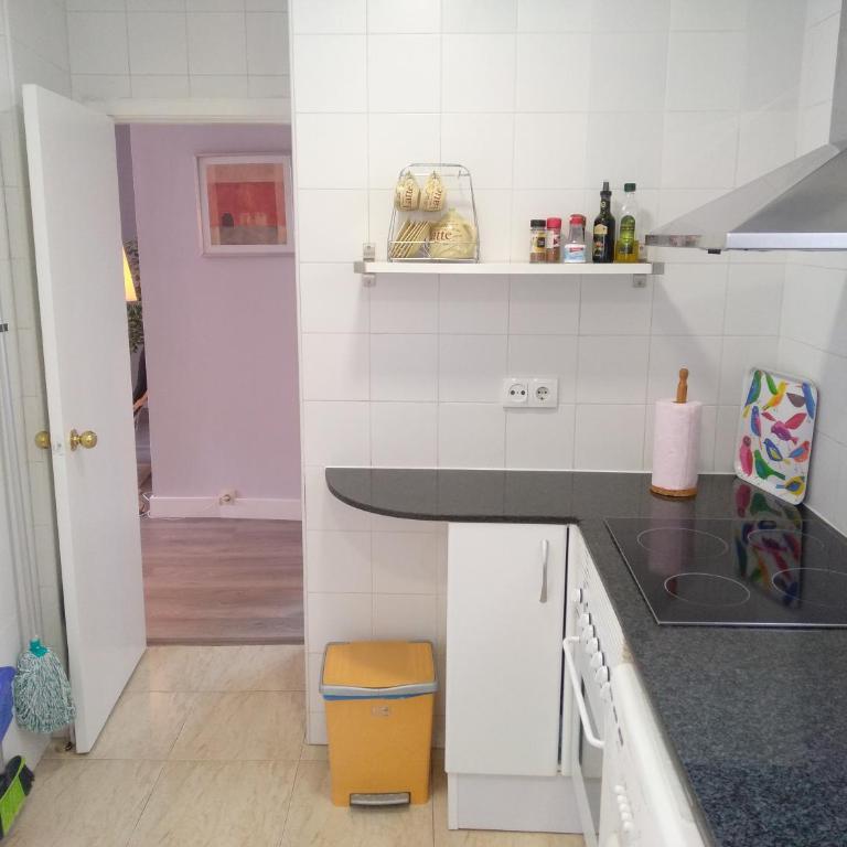 Colom Apartments - One-Bedroom Apartment - 3