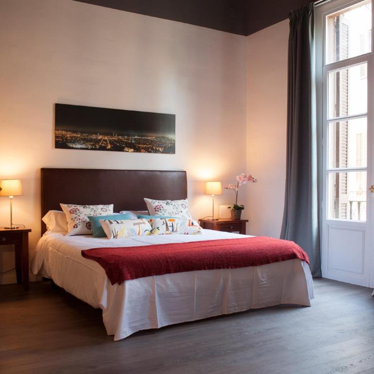Colom Apartments - One-Bedroom Apartment - 21