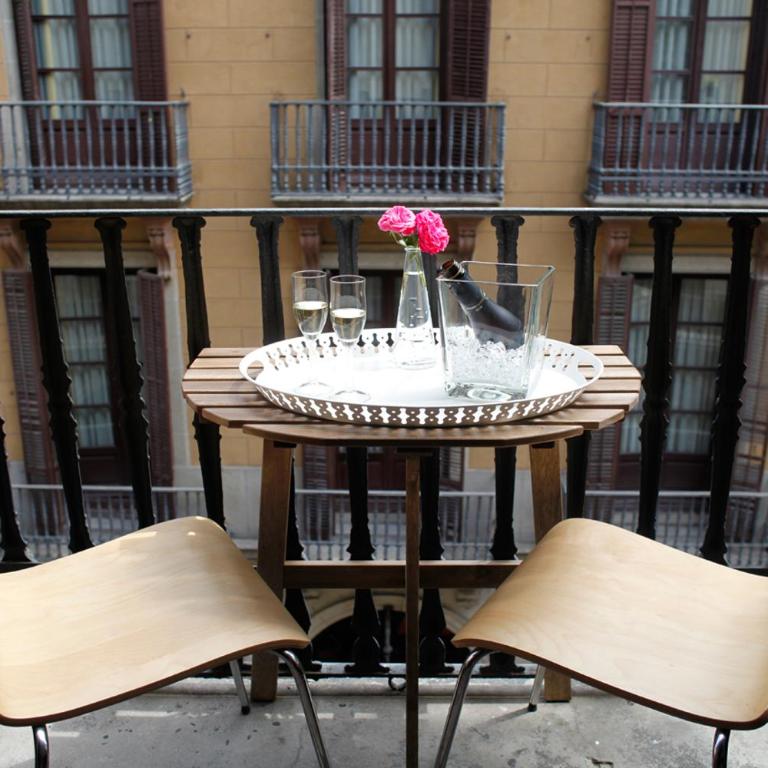 Colom Apartments - One-Bedroom Apartment - 27