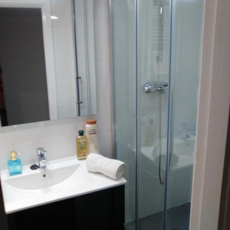 Colom Apartments - One-Bedroom Apartment - 23