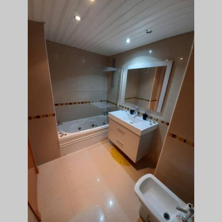 Piso céntrico con piscina,parking y jacuzzi - Two-Bedroom Apartment - 13