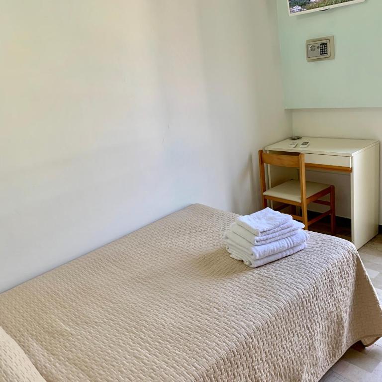 Hotel Levante Convenzionato con Oltremare - Camera Matrimoniale Economy con Letto a Una Piazza e Mezza - 2