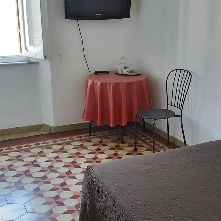 Arena Alfieri B&B - Camera Singola Standard con Bagno in Comune - 3