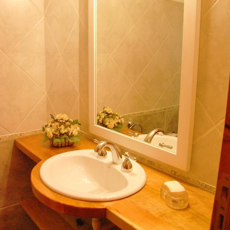 Bungalows Maniu - Three-Bedroom House - 1