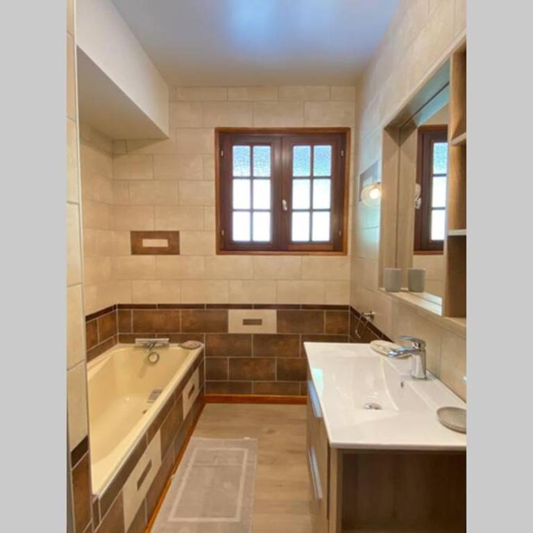 Vaste T4 115m2. Balcon. Vue. Suite. Jardin et jeux - Appartement 3 Chambres - 11