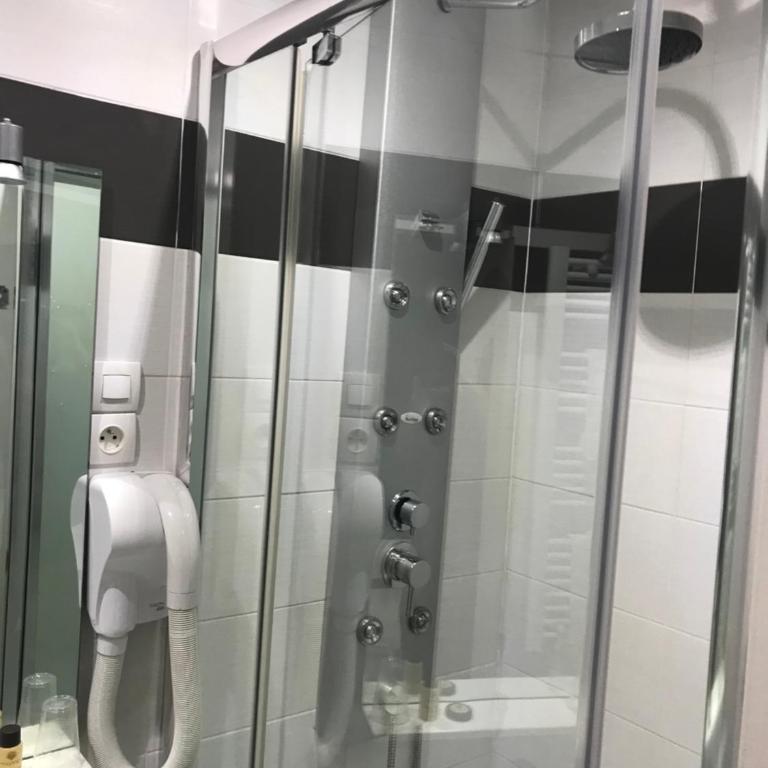 Hotel Lutetia - Chambre Familiale (2 Adultes et 2 Enfants) - 3