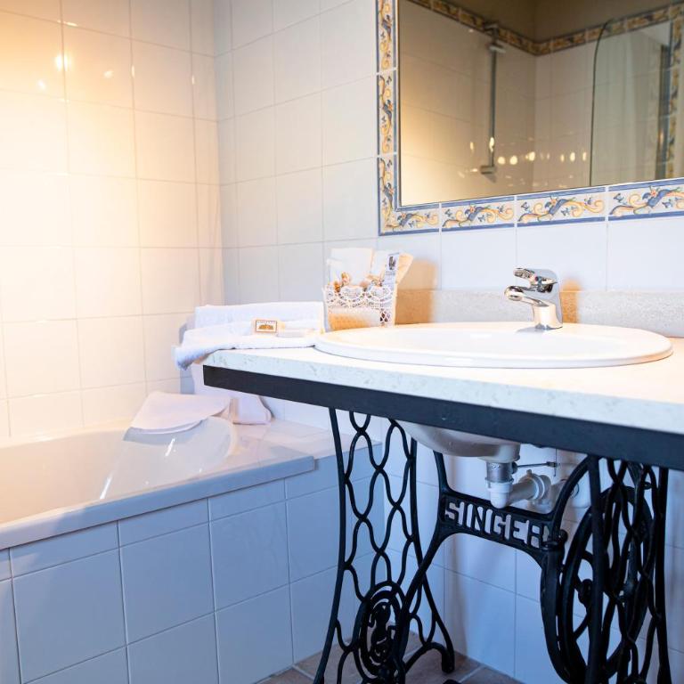 Acqua di Civita Beauty & Rooms in Mercatello - Camera Matrimoniale - 18
