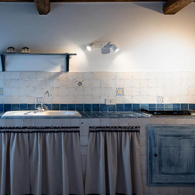 Acqua di Civita Beauty & Rooms in Mercatello - Camera Matrimoniale - 8