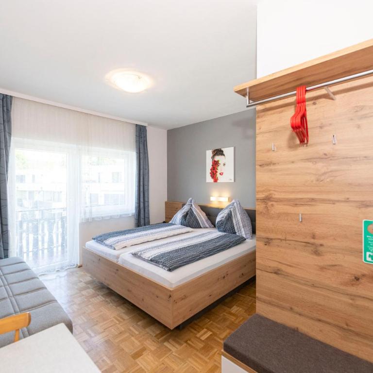 Gästehaus Genf - Doppelzimmer mit Balkon - 26