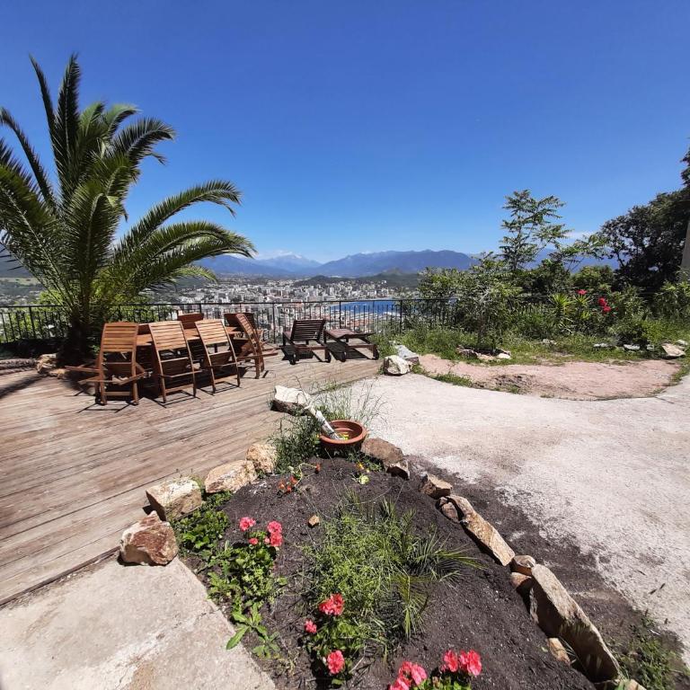 F3 FENETRE SUR JARDIN VUE MER ET MONTAGNE pour 4 VOYAGEURS - Villa 1 Chambre - 2