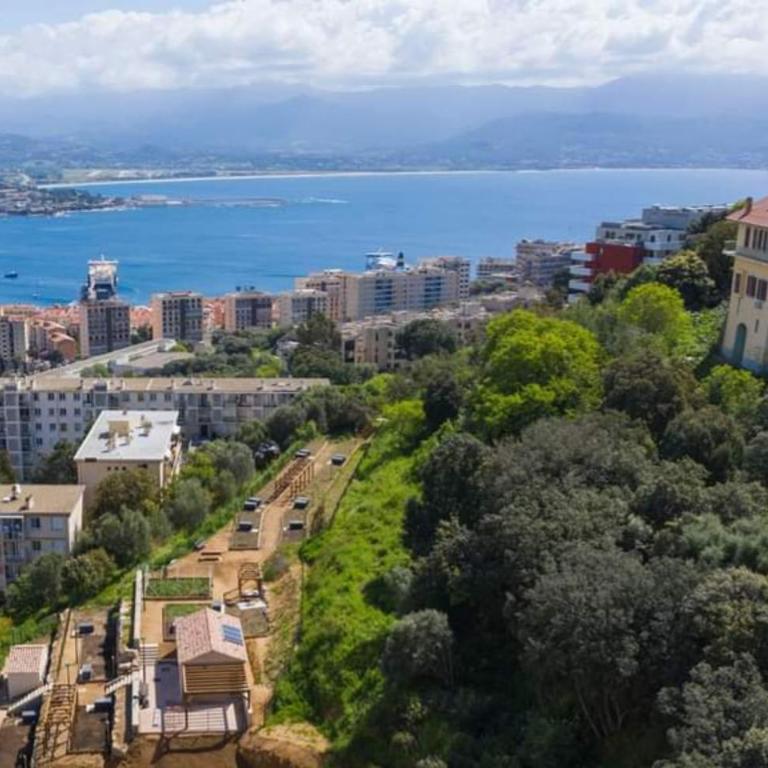 VILLA BELVEDERE D'AJACCIO, VILLA ENTIERE VUE MER POUR 2 à 10 VOYAGEURS - Villa - 40