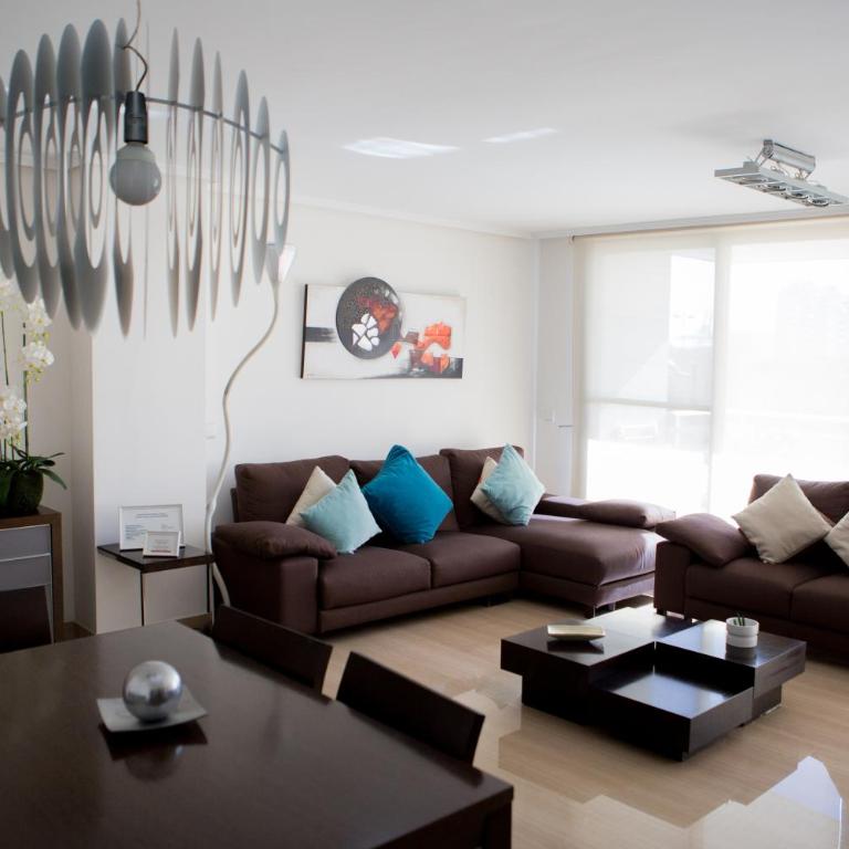 Art and Sciences view luxury apartment - Three-Bedroom Apartment - 13