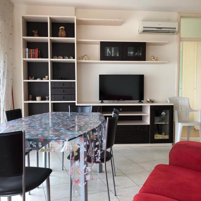 International Seaview Apartments - Two-Bedroom Apartment - 5