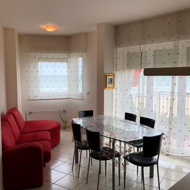 International Seaview Apartments - Two-Bedroom Apartment - 3