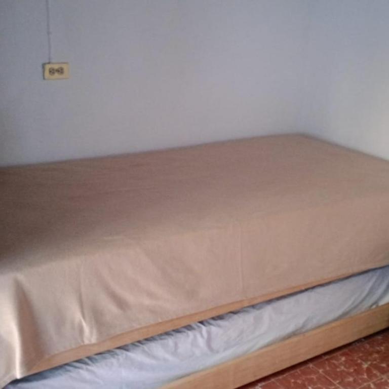 PATIO Alojamiento - Economy Quadruple Room with Shared Bathroom - 4