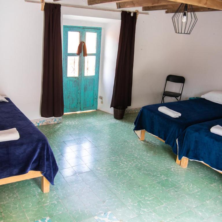PATIO Alojamiento - Family Room with Shared Bathroom - 10
