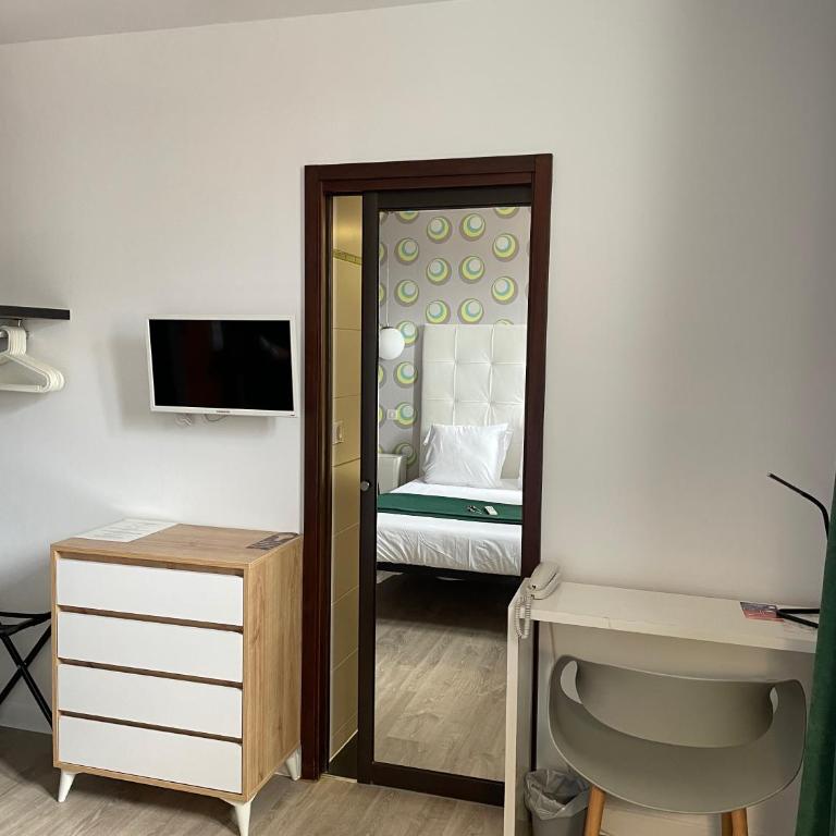 Hôtel Mirano - Chambre Double Confort - 4