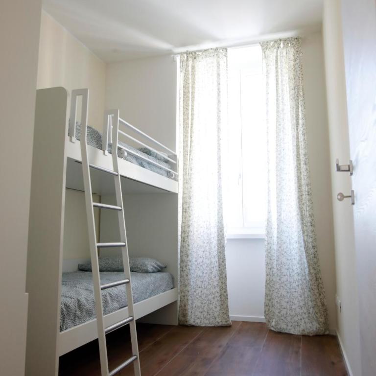 Casanova Trieste Centrale - Appartamento con 2 Camere da Letto - 3