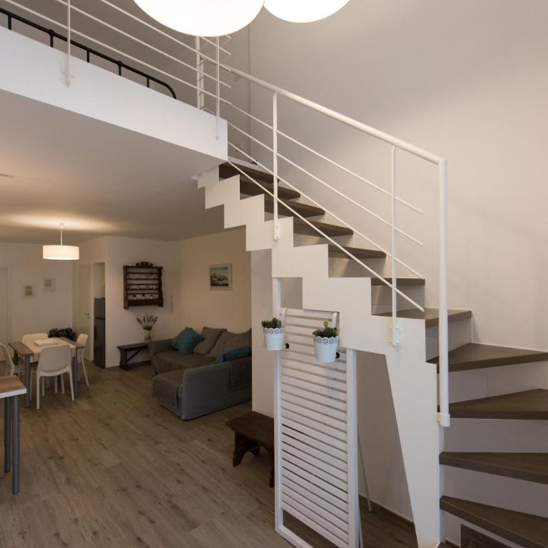 Holiday Lab - One-Bedroom Apartment - 14