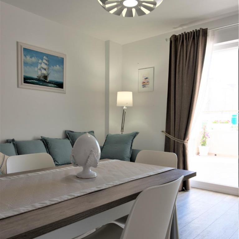 Holiday Lab - One-Bedroom Apartment - 9
