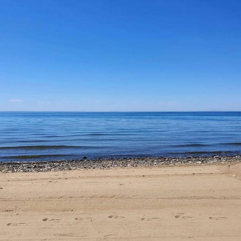 Large Ground Floor Apartment with Private Garden and Beach Access - Casa de 3 dormitorios - 68