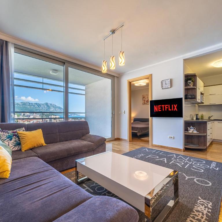 Apt "Budva" with Sea View and Garage Parking - Apartman sa Pogledom na More - 24