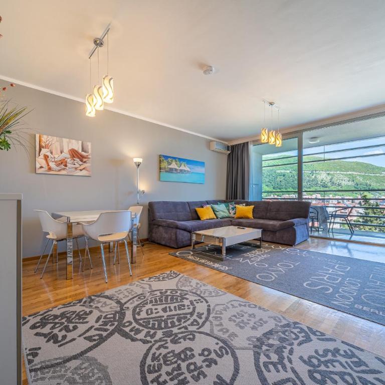 Apt "Budva" with Sea View and Garage Parking - Apartman sa Pogledom na More - 11