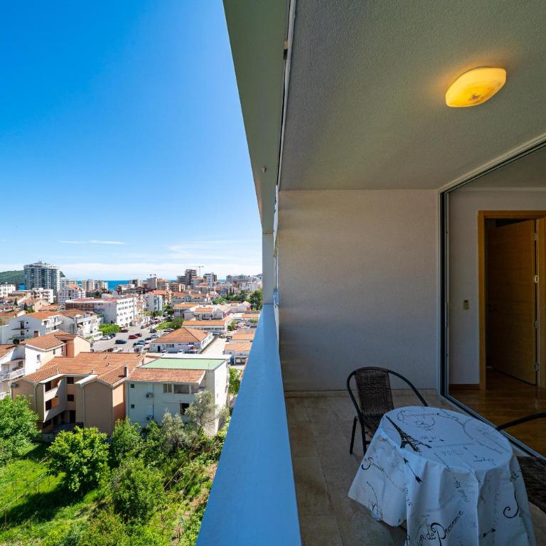 Apt "Budva" with Sea View and Garage Parking - Apartman sa Pogledom na More - 20