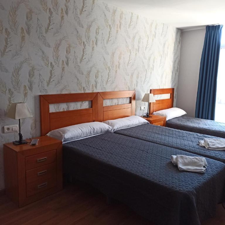 Hotel Águila Real - Habitación Doble con cama supletoria - 1 o 2 camas - 1